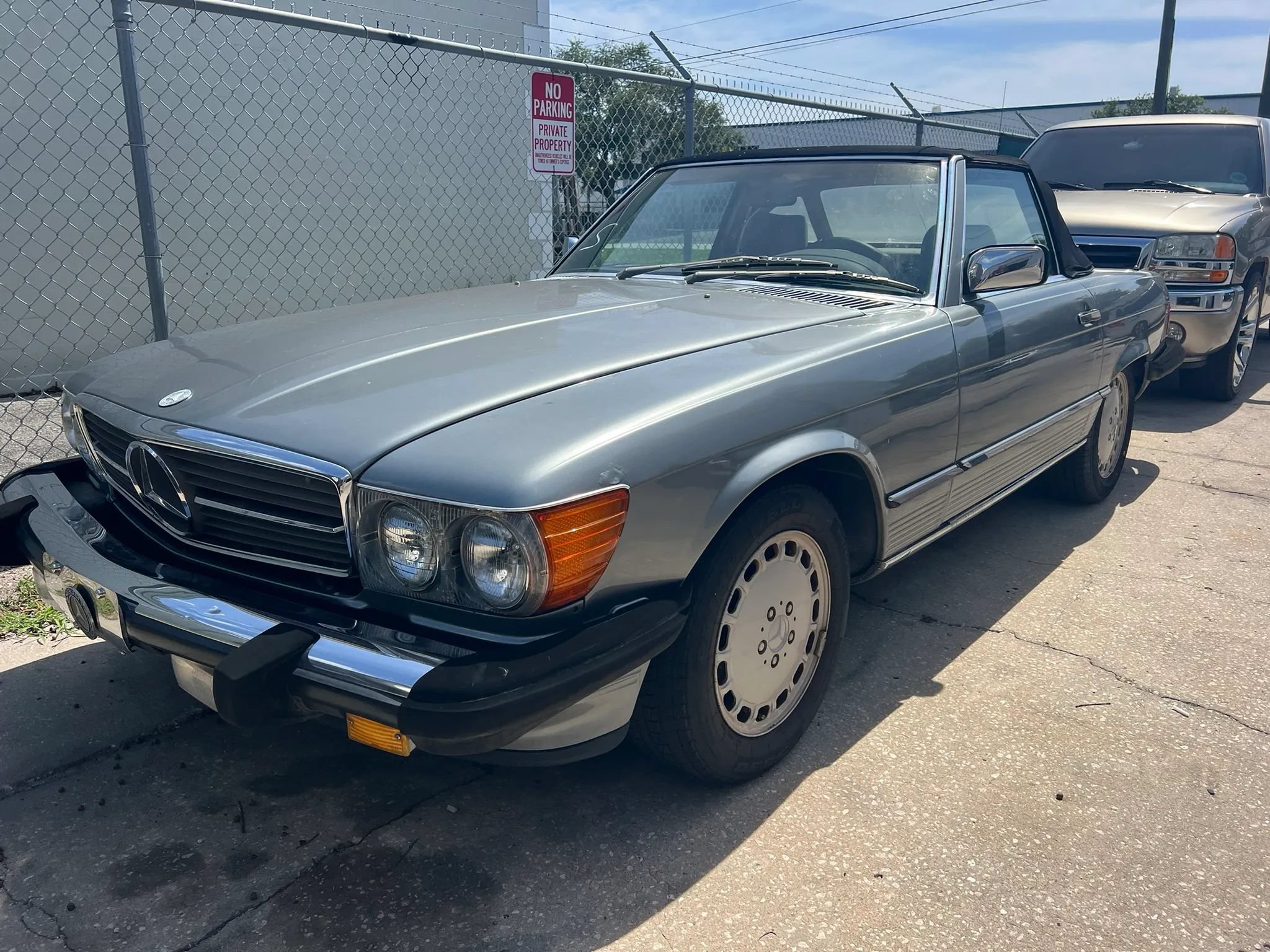 Used 1988 Mercedes-Benz 560 SL image 1