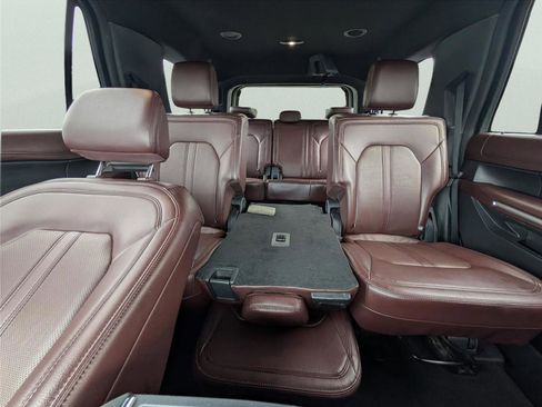 Used 2024 Ford Expedition Limited AWD/4WD image 12