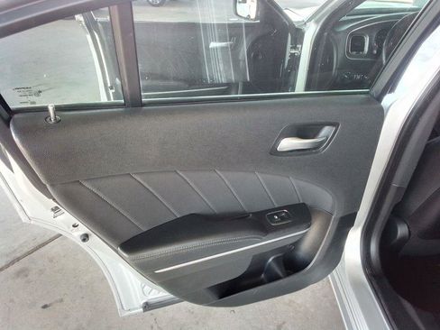 Used 2019 Dodge Charger SXT RWD image 21