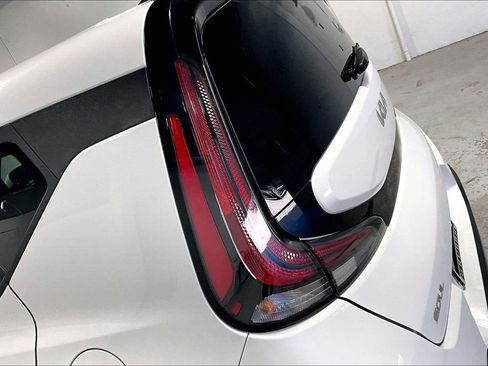 Used 2025 Kia Soul LX image 38