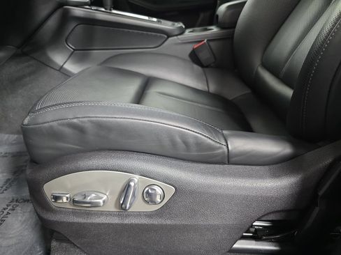 Certified 2026 Porsche Macan AWD/4WD image 23