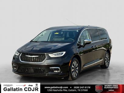 Used 2023 Chrysler Pacifica Limited