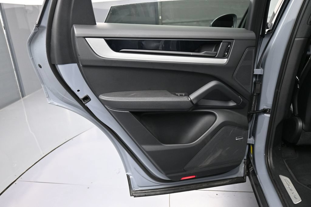 Certified 2026 Porsche Cayenne AWD/4WD image 21