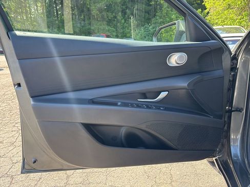 Used 2024 Hyundai Elantra SEL FWD image 17