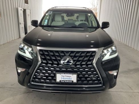 Used 2023 Lexus GX 460 Premium w/ Premium Package image 28