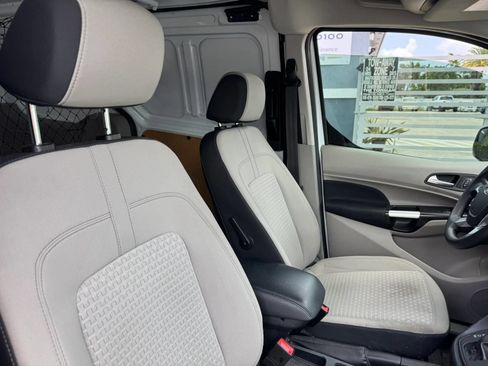 Used 2022 Ford Transit Connect XLT FWD image 17