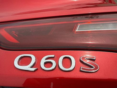 Used 2017 INFINITI Q60 Red Sport 400 image 21