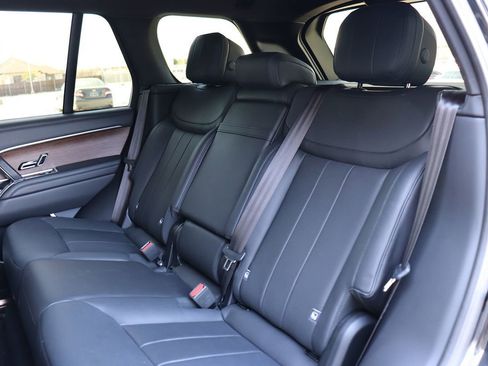 Used 2023 Land Rover Range Rover SE image 43