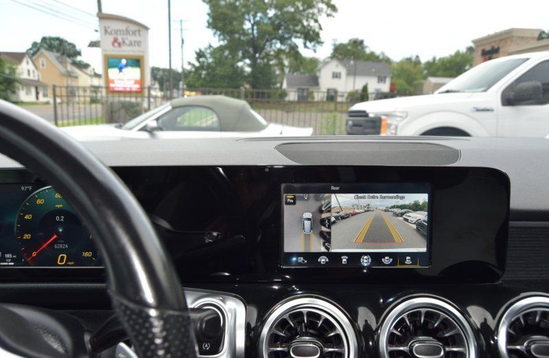 Used 2022 Mercedes-Benz GLB 250 4MATIC image 16