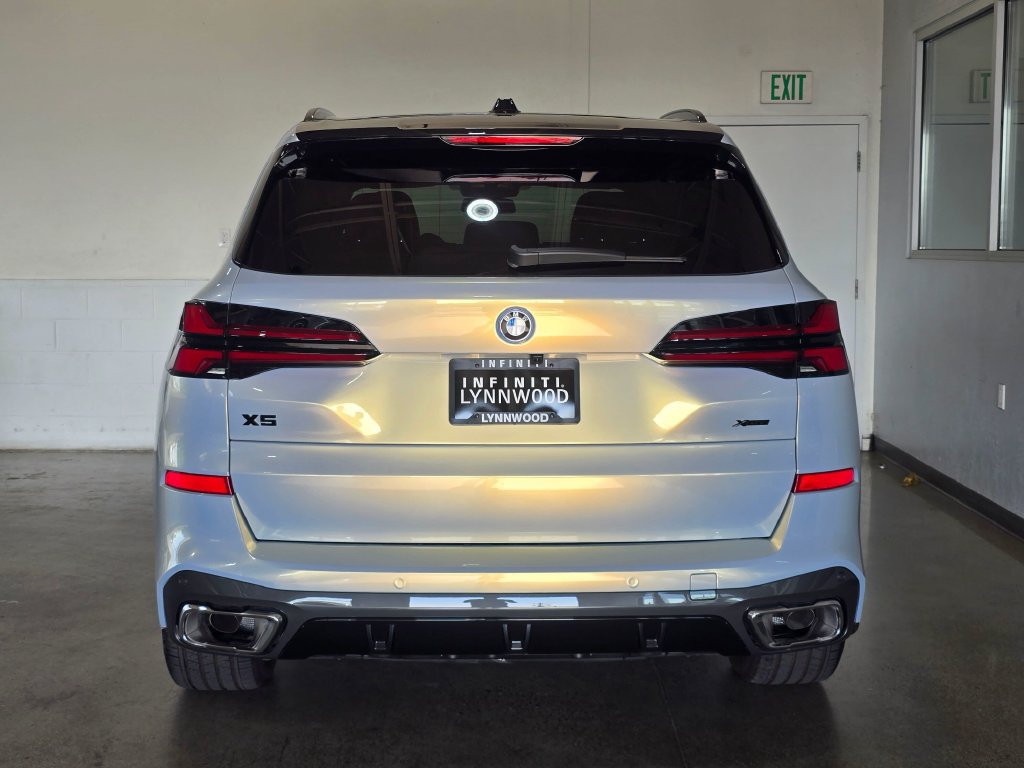Used 2026 BMW X5 xDrive50e w/ M Sport Package AWD/4WD image 5