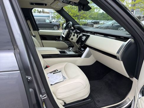 Used 2025 Land Rover Range Rover Long Wheelbase Autobiography AWD/4WD image 12