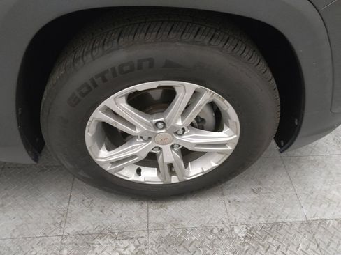 Used 2021 GMC Terrain SLE w/ Driver Convenience Package image 31