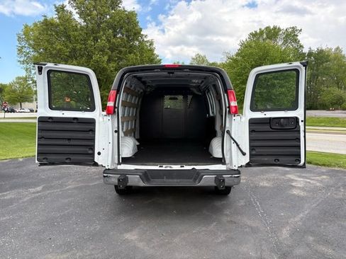Used 2024 GMC Savana 2500 w/ Driver Convenience Package RWD image 8