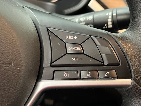 Used 2025 Nissan Altima 2.5 SV FWD image 44