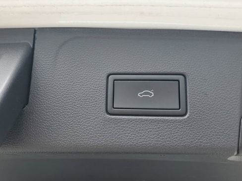 Used 2023 Volkswagen Atlas SE image 7