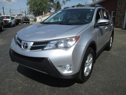 Used 2014 Toyota RAV4 XLE AWD/4WD image 30