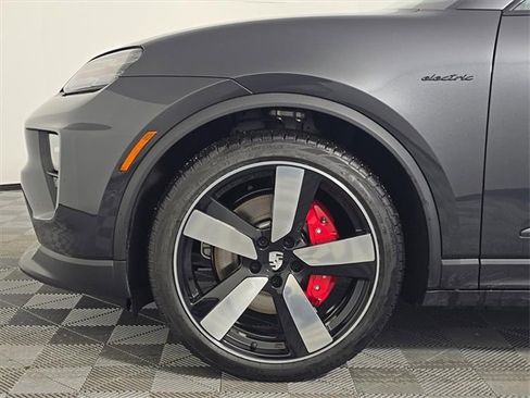 Certified 2025 Porsche Macan 4S Electric image 11
