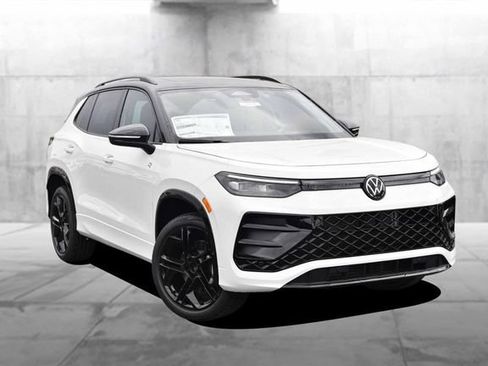 New 2026 Volkswagen Tiguan SE R-Line AWD/4WD image 2