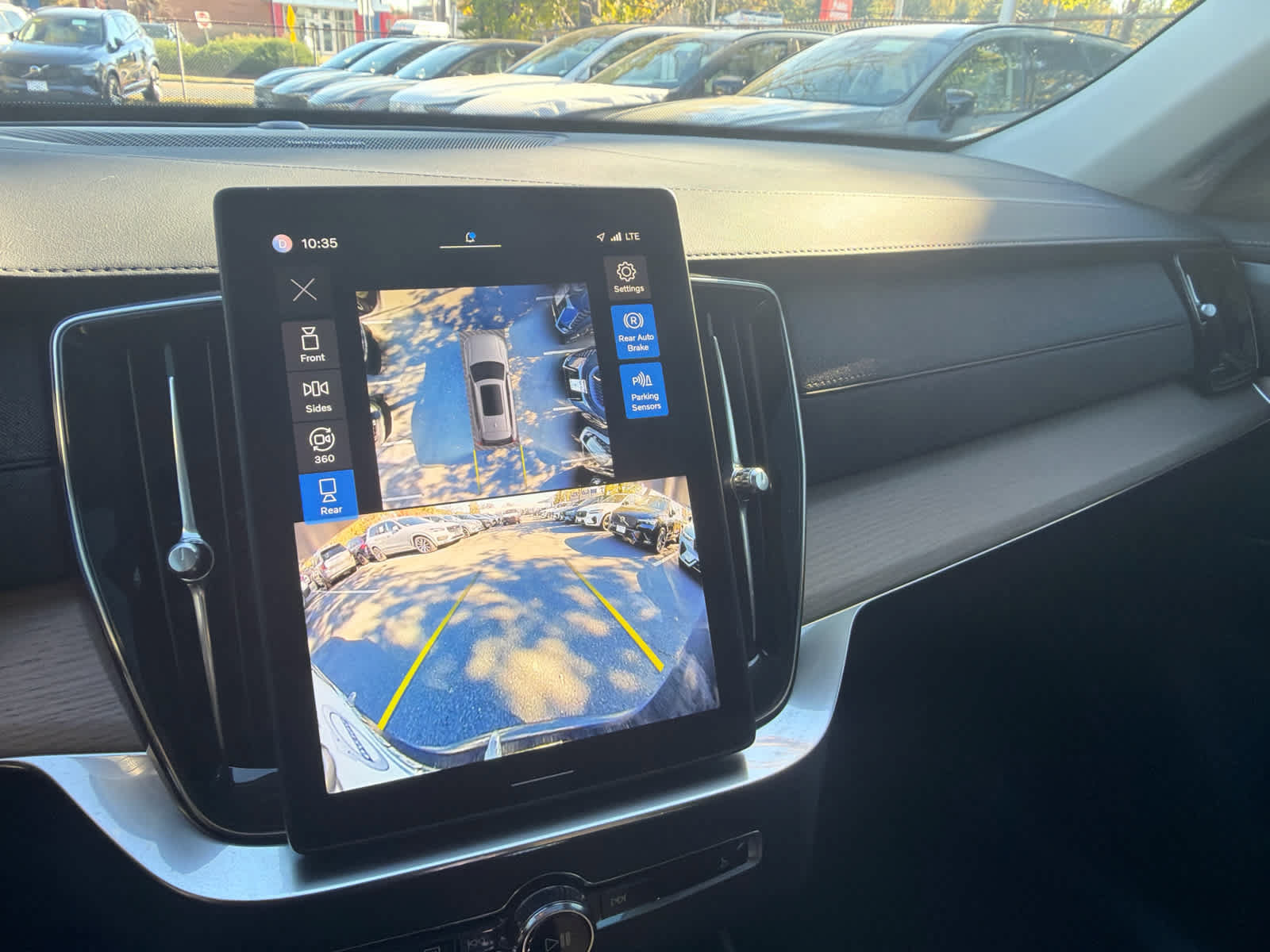 Certified 2025 Volvo XC90 B5 Plus AWD/4WD image 18