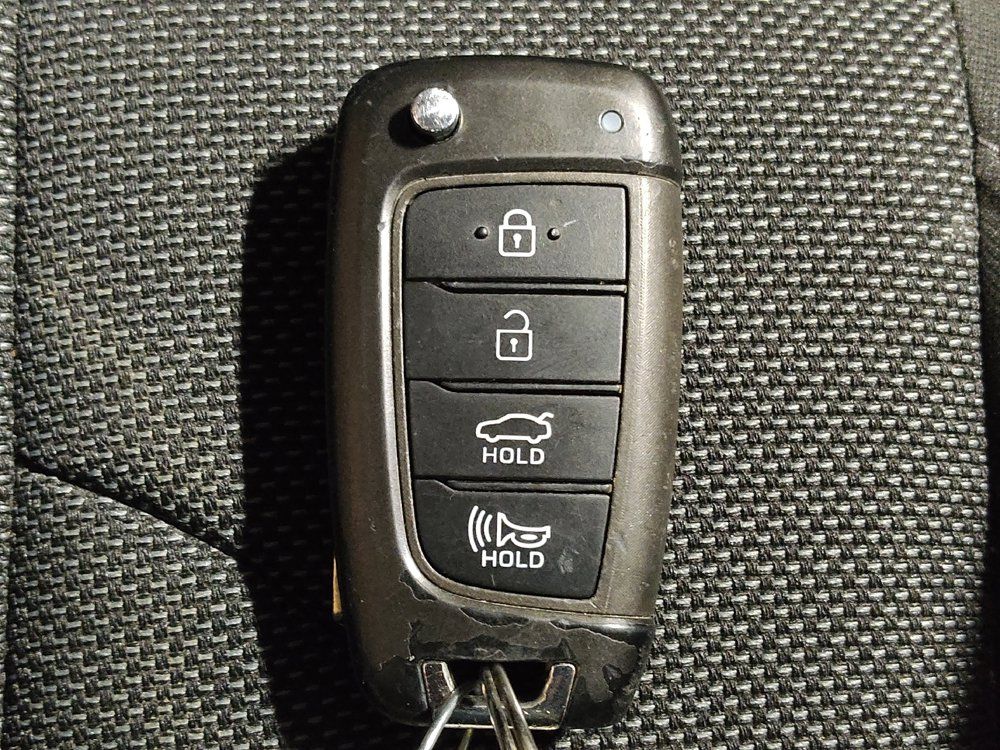 Used 2023 Hyundai Elantra SE FWD image 32