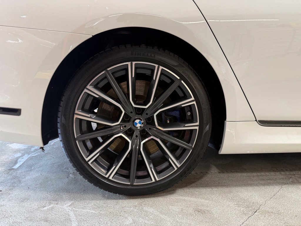 Used 2020 BMW M760i xDrive w/ Luxury Rear Seating Package AWD/4WD image 46