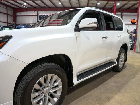Used 2021 Lexus GX 460 Premium w/ Premium Package AWD/4WD image 38