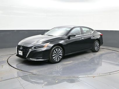 Used 2024 Nissan Altima 2.5 SV