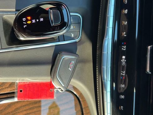 Used 2024 Cadillac Escalade ESV Premium Luxury Platinum image 54