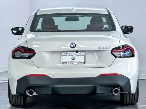 Used 2025 BMW 230i Coupe w/ Premium Package image 7