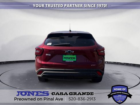 Used 2025 Chevrolet Trax RS w/ Sunroof Package FWD image 5