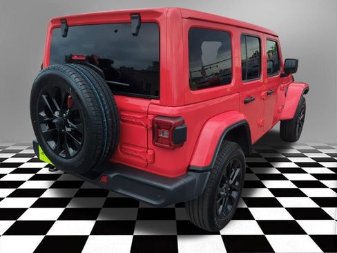 Used 2025 Jeep Wrangler Unlimited Sahara w/ Safety Group AWD/4WD image 8
