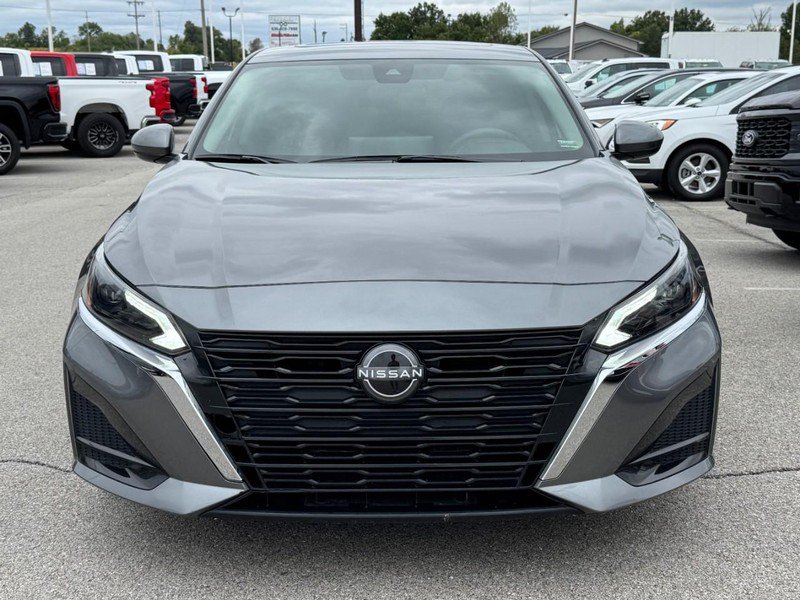Used 2024 Nissan Altima 2.5 SV w/ SV Premium Package FWD image 9