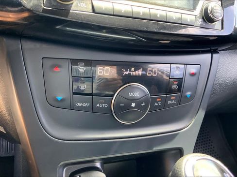 Used 2018 Nissan Sentra SV FWD image 30