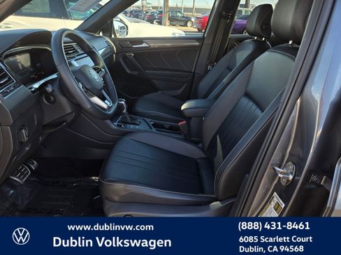 Certified 2022 Volkswagen Tiguan SE R-Line image 15