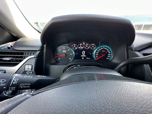 Used 2019 Chevrolet Suburban Premier w/ Premier Plus Edition image 19