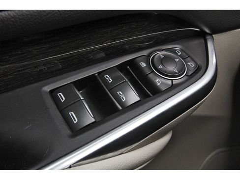 Used 2021 Cadillac XT4 Premium Luxury w/ Driver Awareness Package image 23