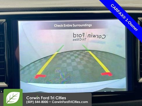 Used 2024 Chrysler Pacifica Touring-L image 21