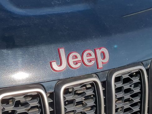 Used 2017 Jeep Grand Cherokee Trailhawk w/ Trailhawk Luxury Group image 16