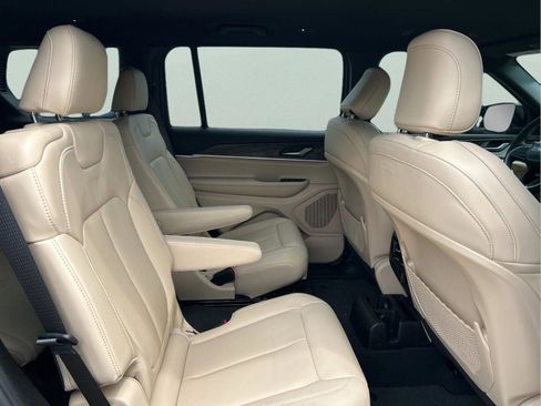 Certified 2024 Jeep Grand Cherokee L Limited w/ Black Appearance Package image 12