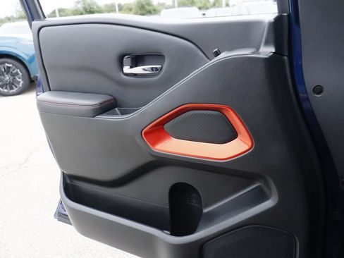 Used 2022 Nissan Frontier Pro-X RWD image 18