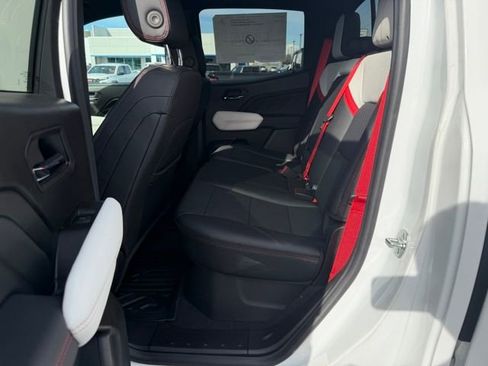 New 2025 GMC Canyon AT4 w/ AT4X AEV Edition image 12