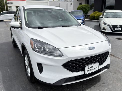 Used 2020 Ford Escape SE FWD image 5