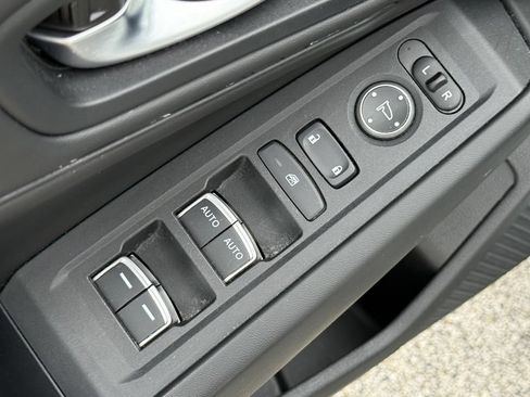 Used 2023 Honda Accord EX image 15