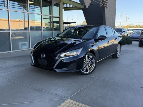 Used 2024 Nissan Altima 2.5 SL image 2
