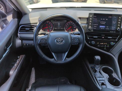 Used 2022 Toyota Camry XSE FWD image 16