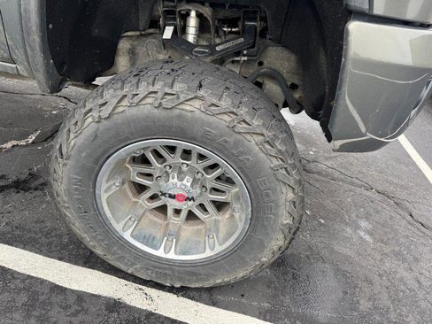 Used 2017 GMC Sierra 2500 Denali w/ Duramax Plus Package AWD/4WD image 5