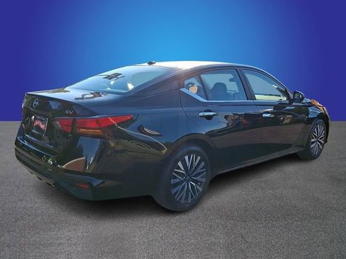 Used 2023 Nissan Altima 2.5 SV FWD image 4