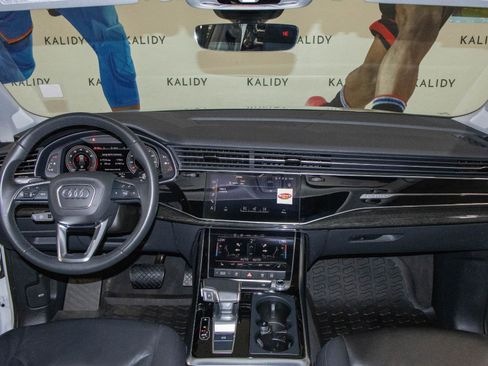 Used 2022 Audi Q7 Premium Plus image 3