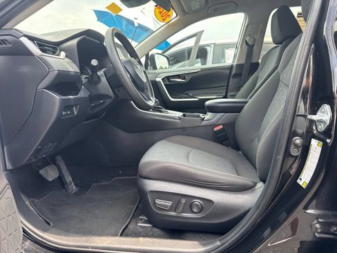 Used 2024 Toyota RAV4 XLE FWD image 15