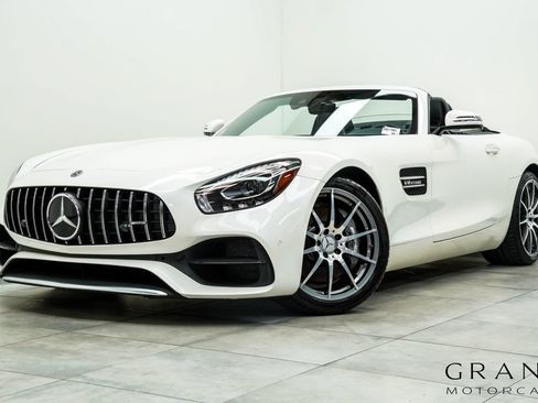 Used 2018 Mercedes-Benz AMG GT Roadster image 1